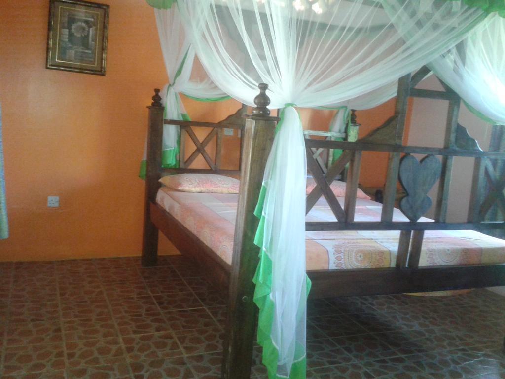 Malaika Holiday Villas Diani Beach Zimmer foto