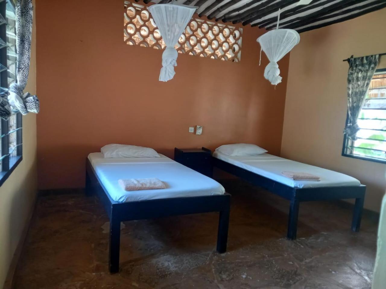 Malaika Holiday Villas Diani Beach Exterior foto