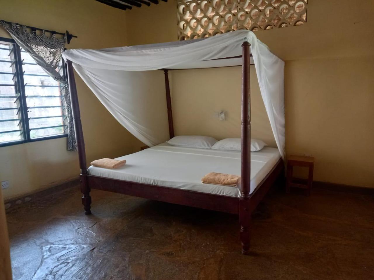 Malaika Holiday Villas Diani Beach Exterior foto